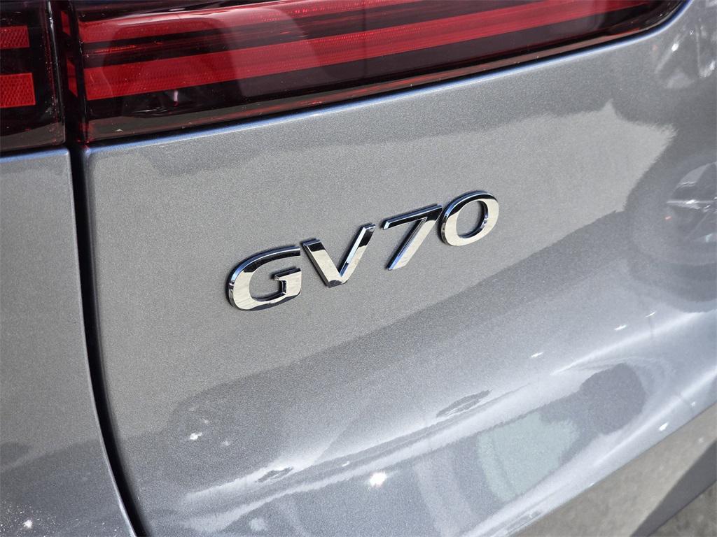 new 2026 Genesis GV70 car