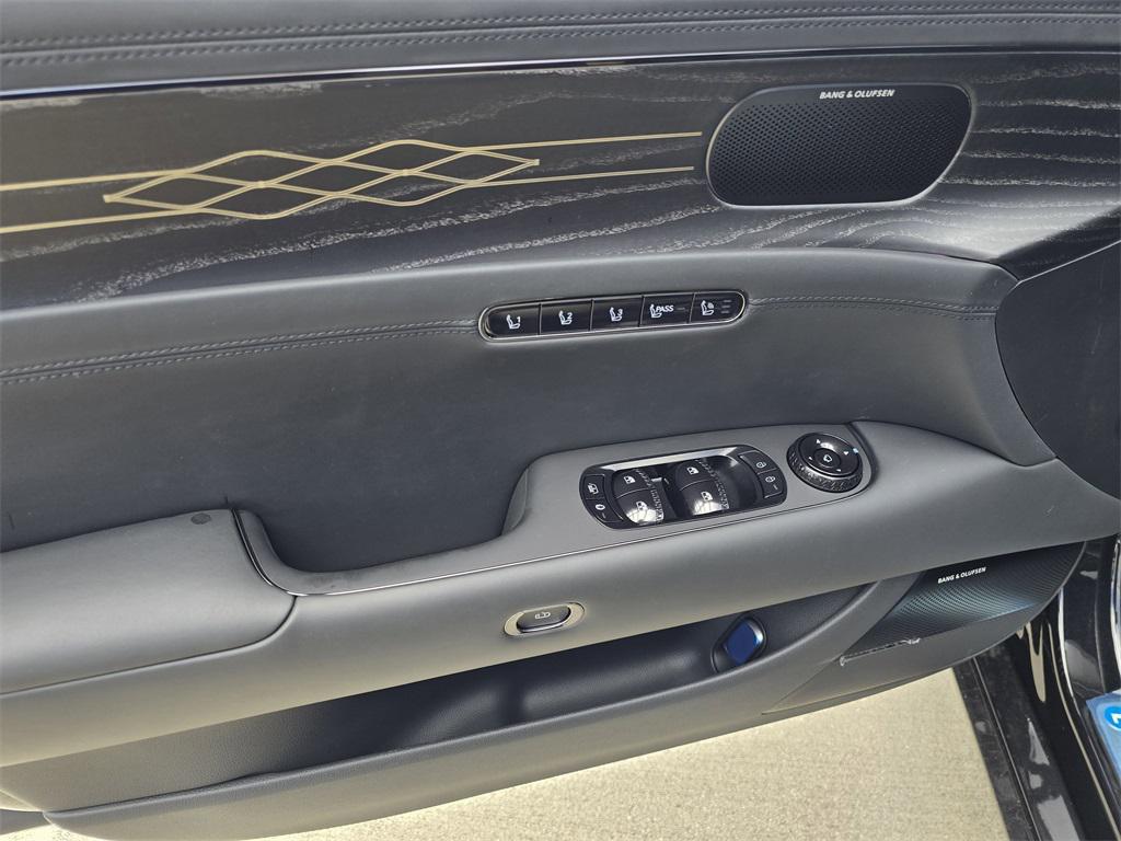 new 2026 Genesis G90 car, priced at $108,065