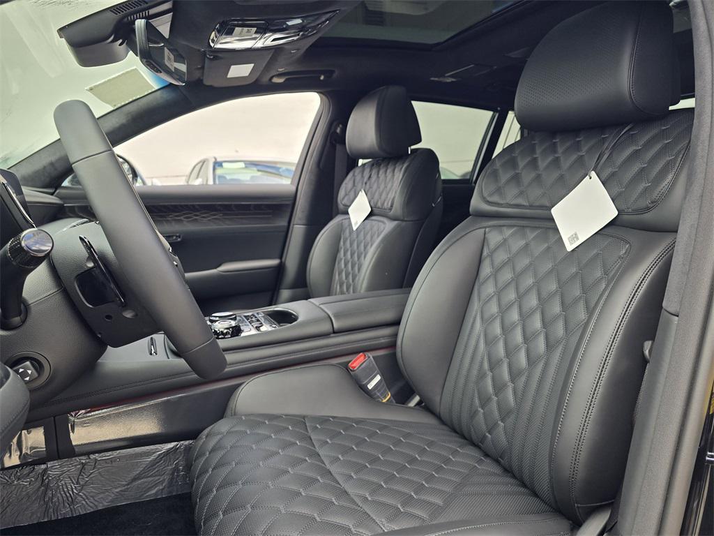 new 2026 Genesis G90 car, priced at $108,065