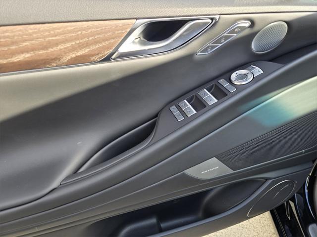 new 2025 Genesis G80 car, priced at $64,295