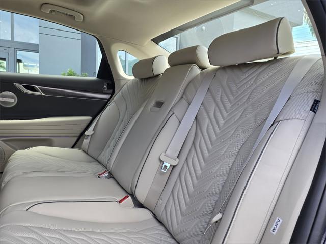 new 2025 Genesis G80 car, priced at $79,280