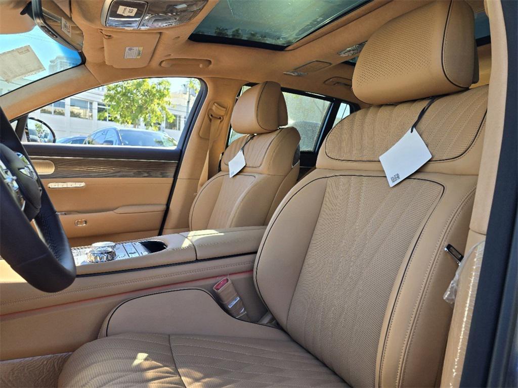 new 2025 Genesis G90 car, priced at $102,700