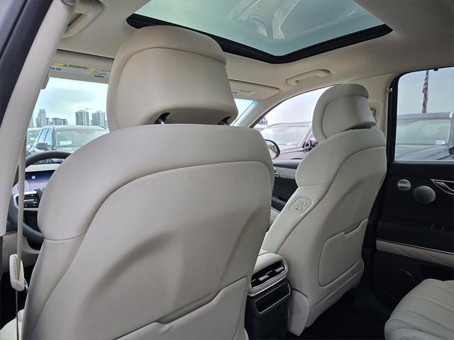 new 2025 Genesis GV80 car