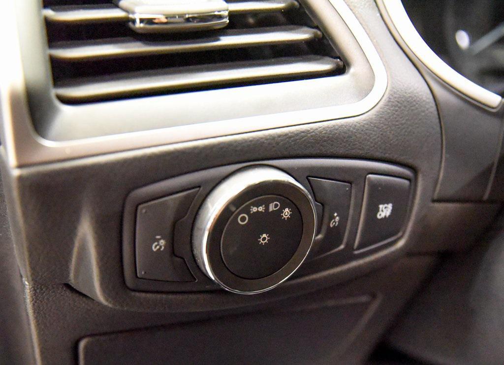 used 2021 Ford Edge car, priced at $16,272