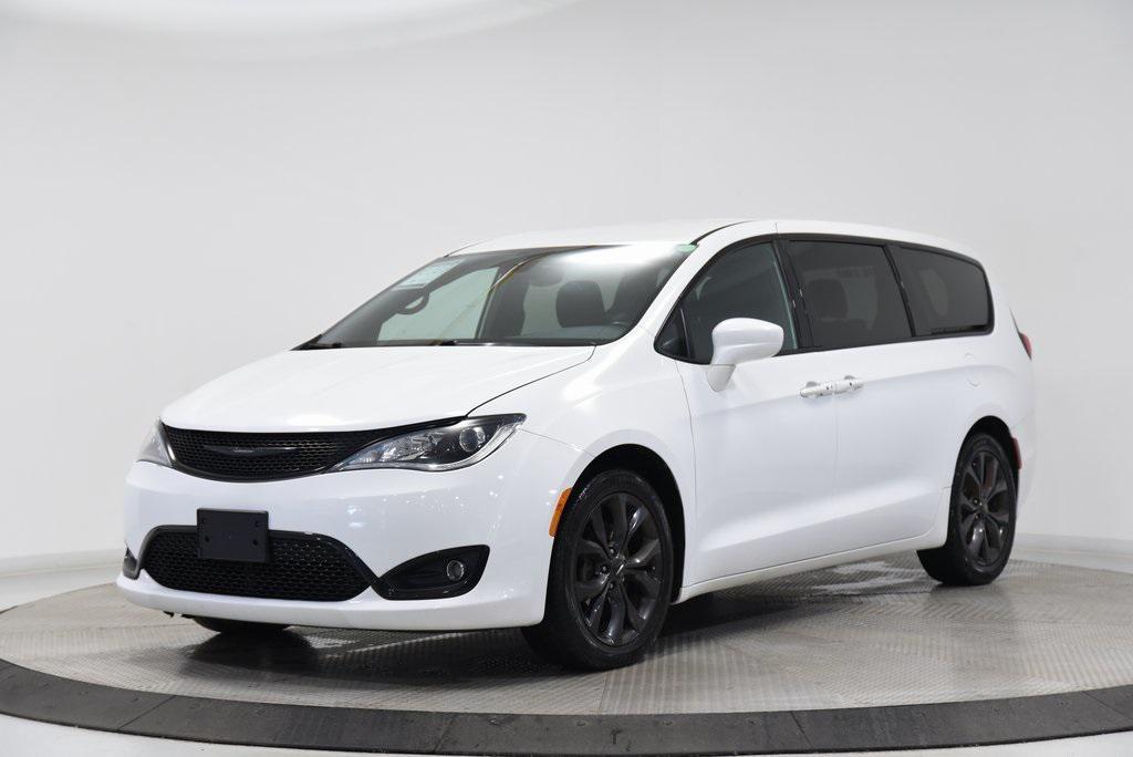 used 2018 Chrysler Pacifica car, priced at $13,995
