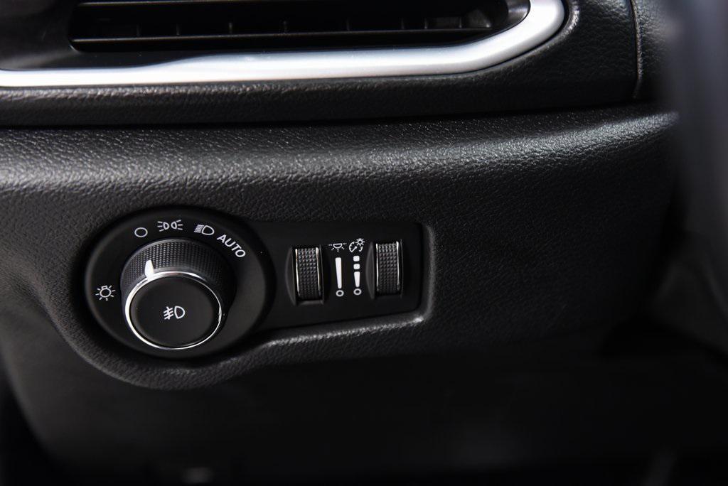 used 2018 Chrysler Pacifica car, priced at $13,995