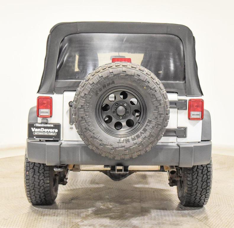 used 2015 Jeep Wrangler Unlimited car, priced at $17,489