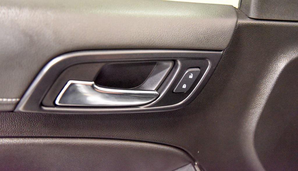 used 2019 GMC Yukon XL car, priced at $26,972