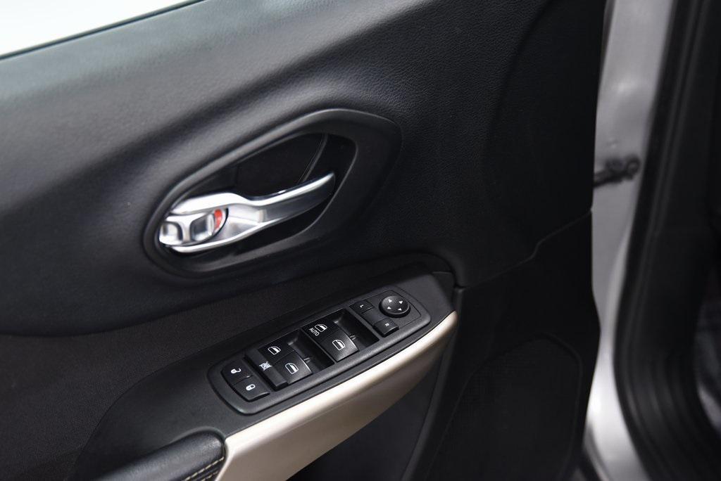 used 2018 Jeep Cherokee car, priced at $15,741
