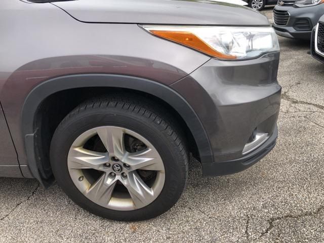 used 2016 Toyota Highlander car, priced at $19,995
