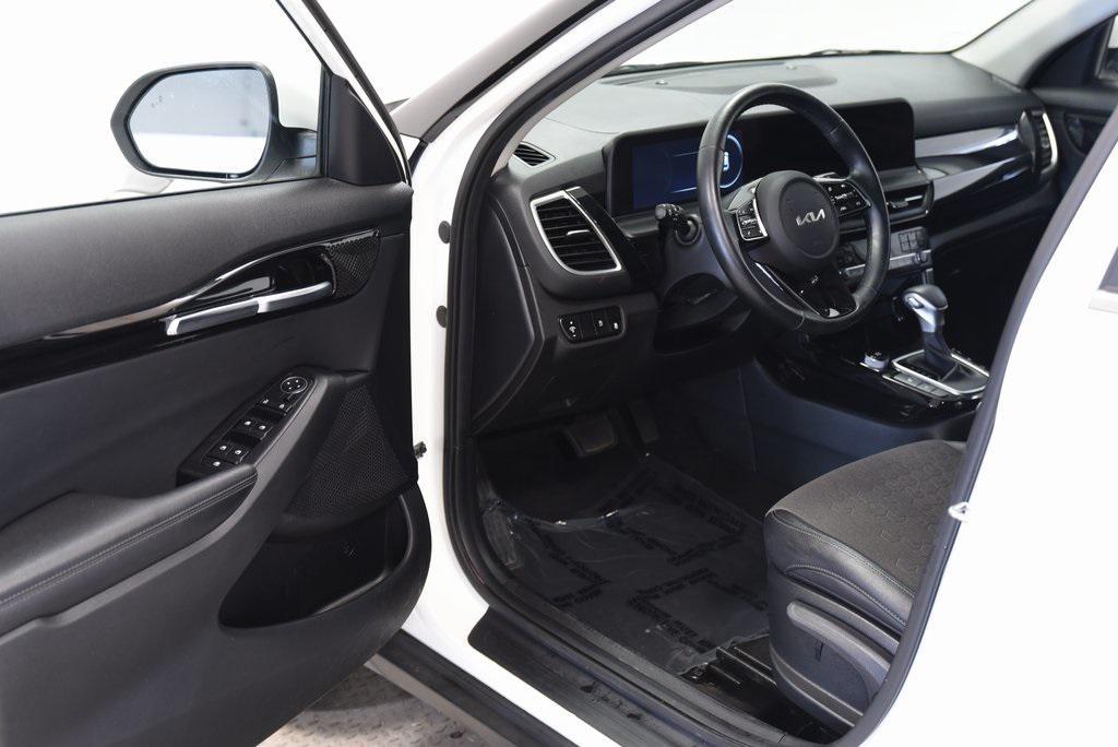 used 2024 Kia Seltos car, priced at $23,772
