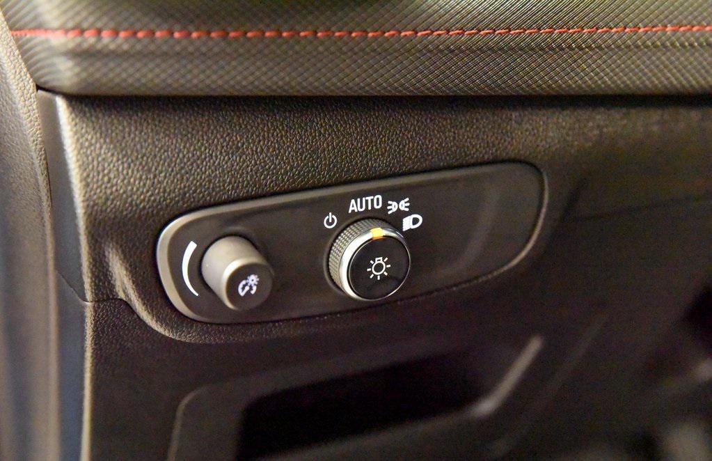 used 2025 Chevrolet TrailBlazer car, priced at $27,872