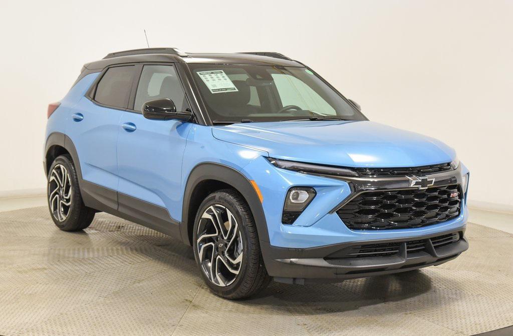 used 2025 Chevrolet TrailBlazer car, priced at $27,872
