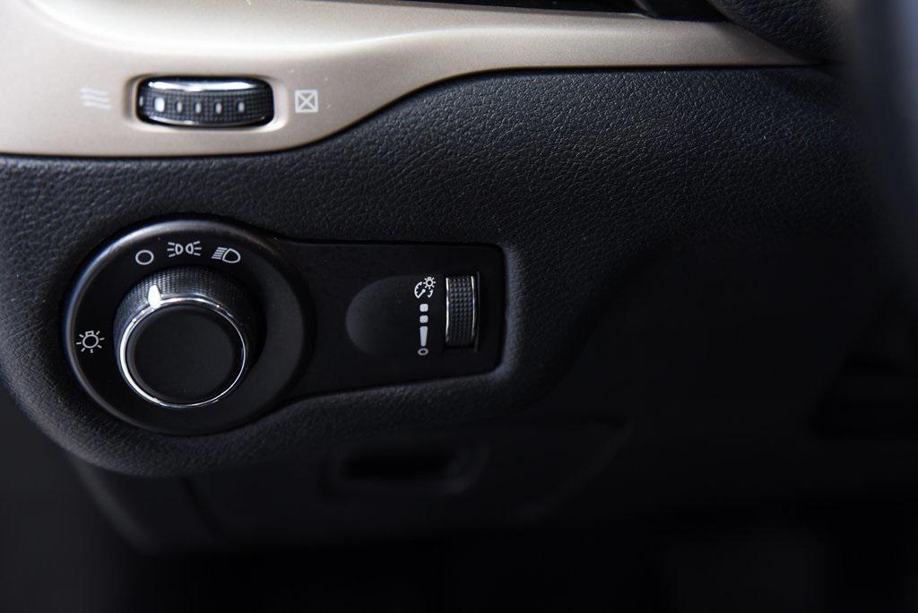 used 2014 Jeep Cherokee car, priced at $9,689