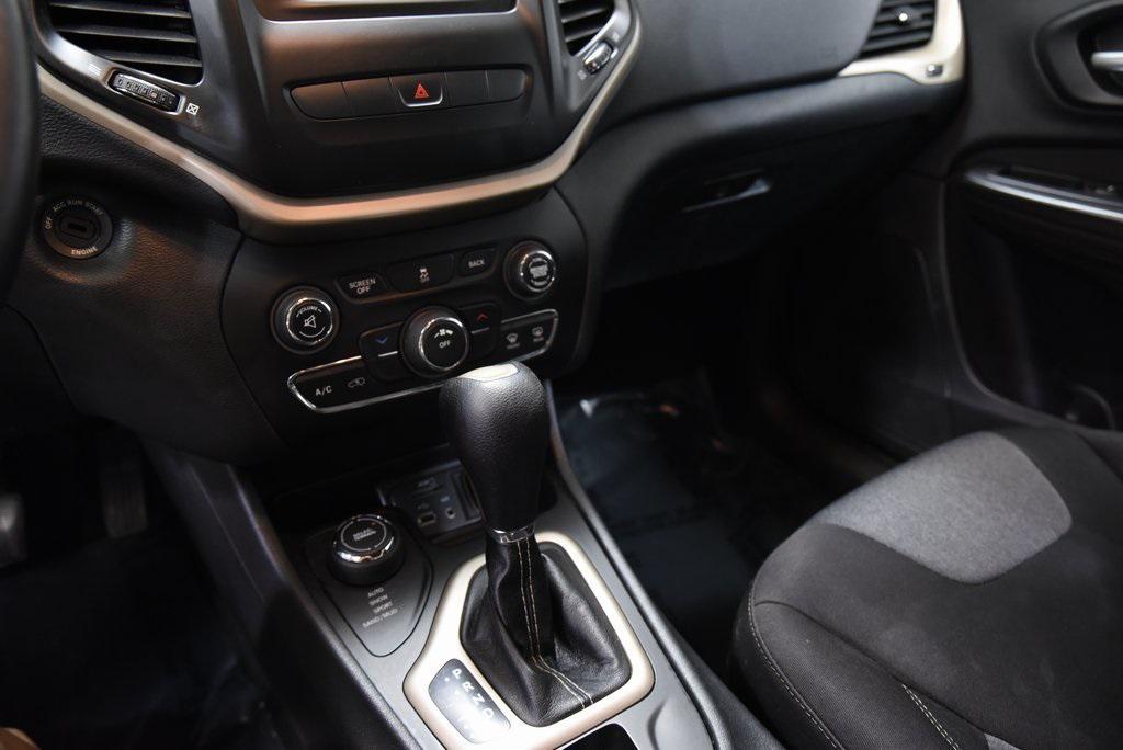 used 2014 Jeep Cherokee car, priced at $9,689