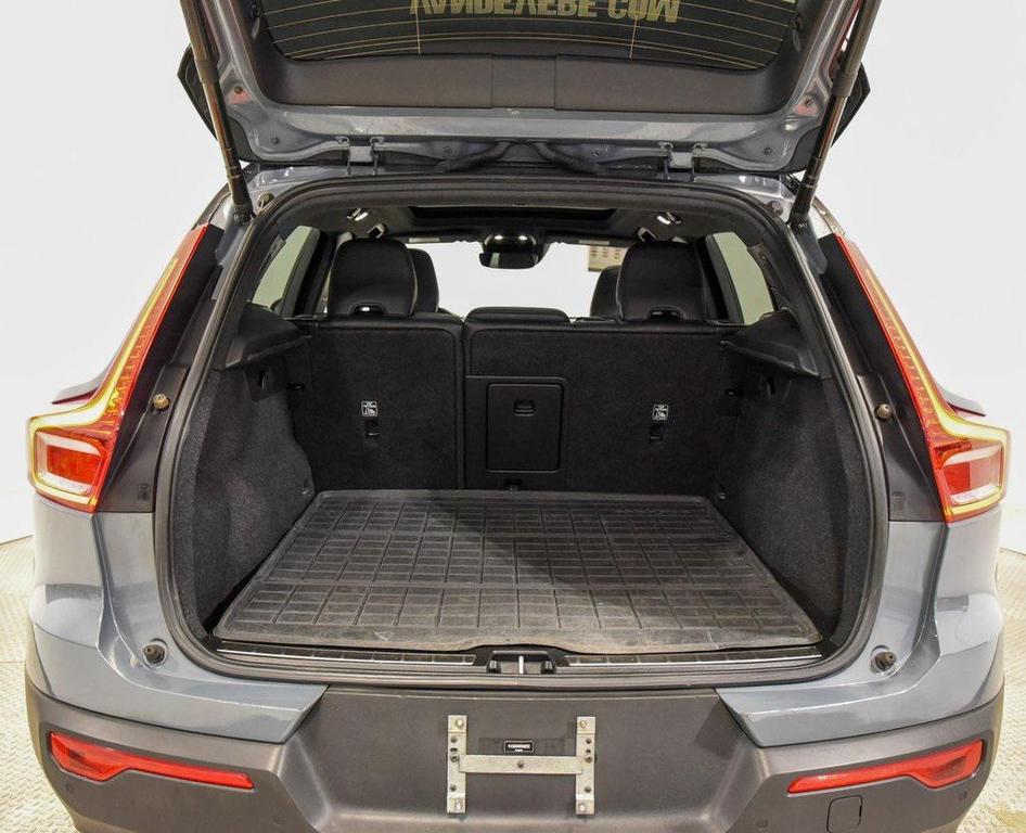 used 2021 Volvo XC40 car, priced at $19,941