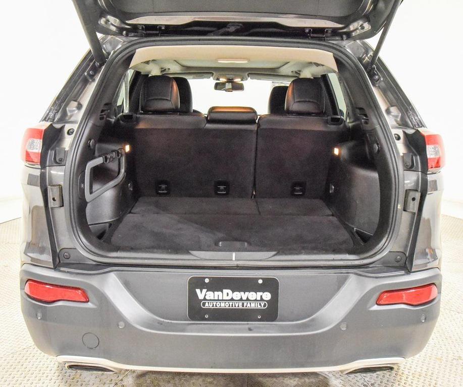 used 2018 Jeep Cherokee car, priced at $12,995