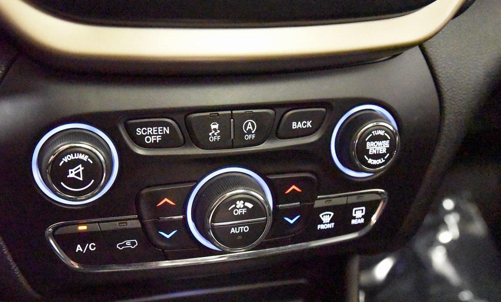 used 2018 Jeep Cherokee car, priced at $12,995