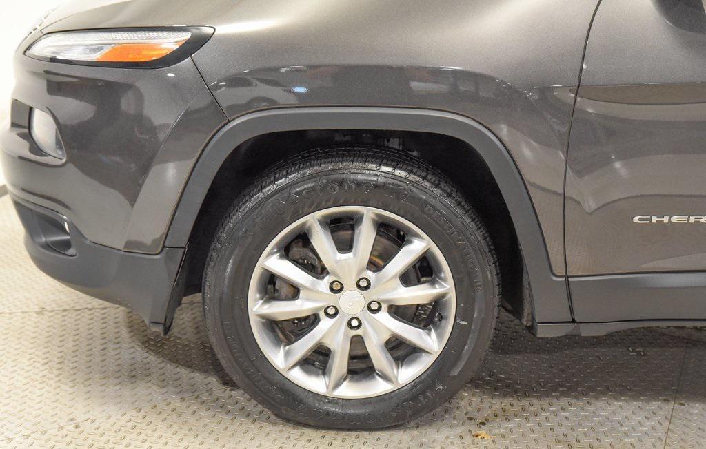 used 2018 Jeep Cherokee car, priced at $12,995