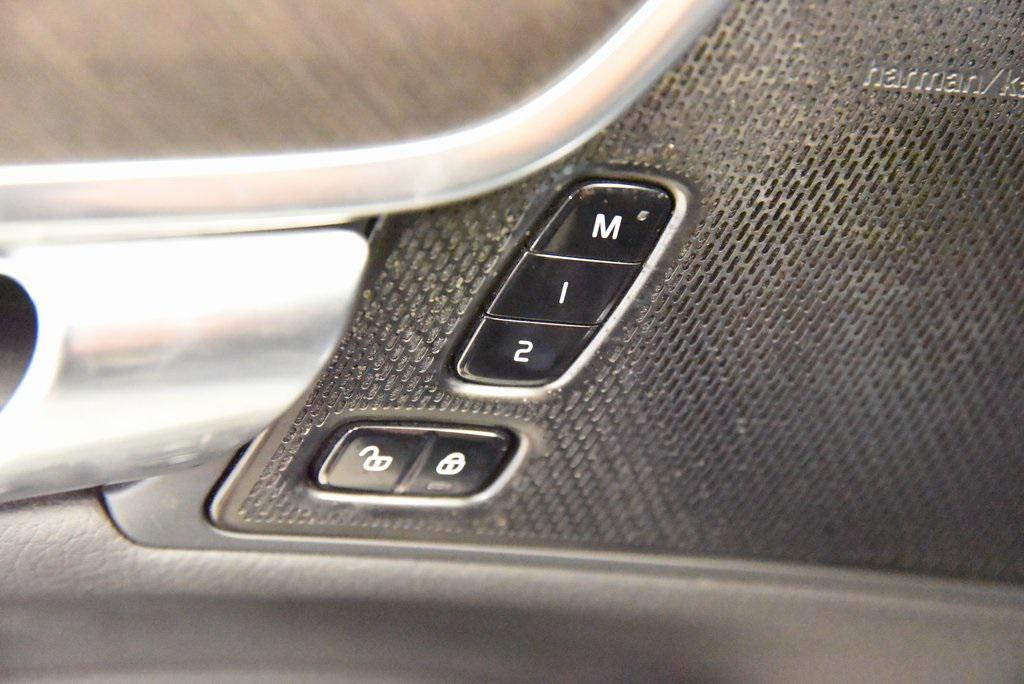 used 2020 Volvo V90 Cross Country car, priced at $25,672