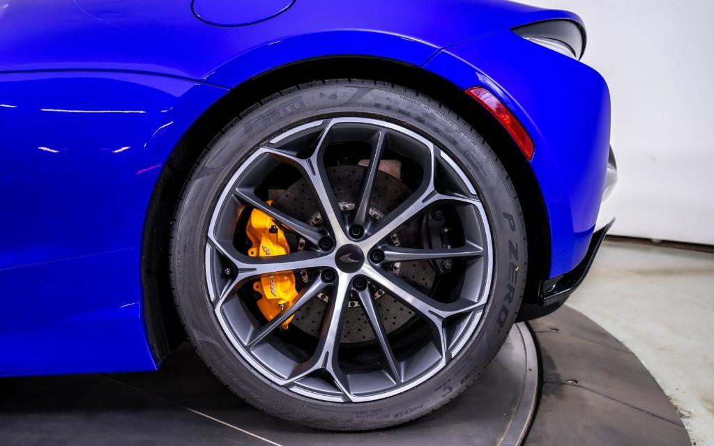 new 2025 McLaren Artura car, priced at $329,408