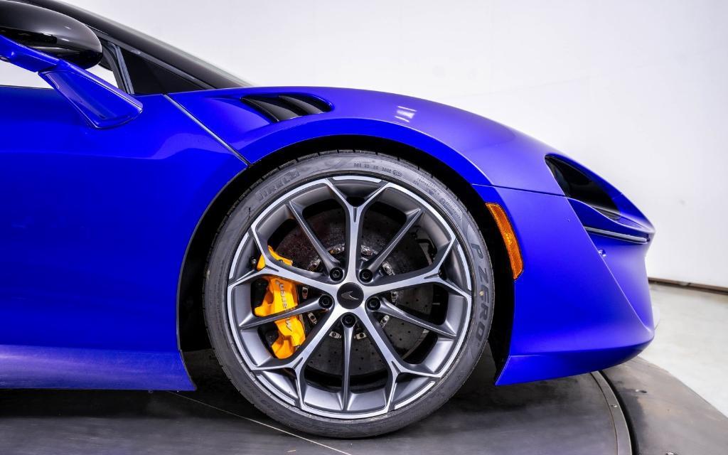 new 2025 McLaren Artura car, priced at $329,408