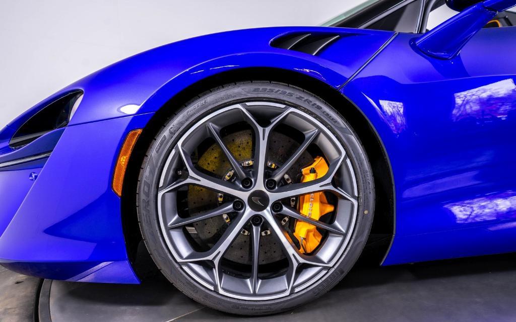 new 2025 McLaren Artura car, priced at $329,408