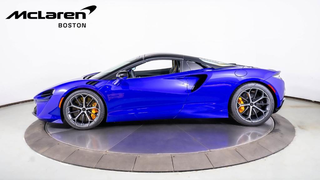 new 2025 McLaren Artura car, priced at $329,408