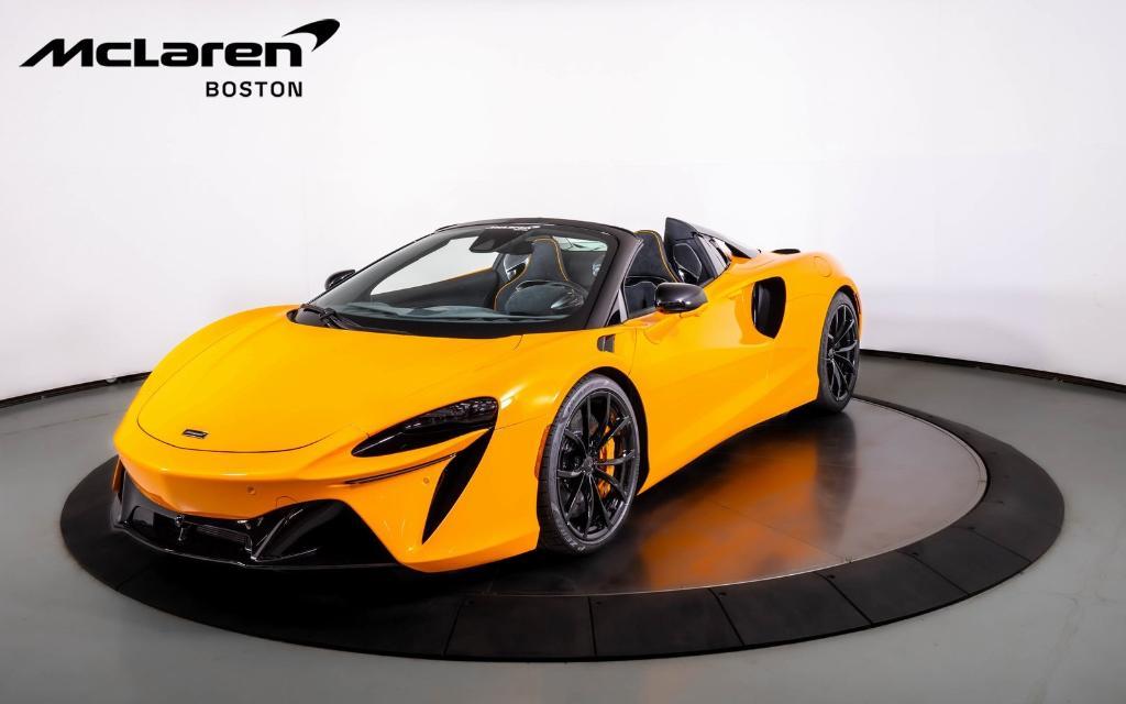 new 2025 McLaren Artura car, priced at $345,818