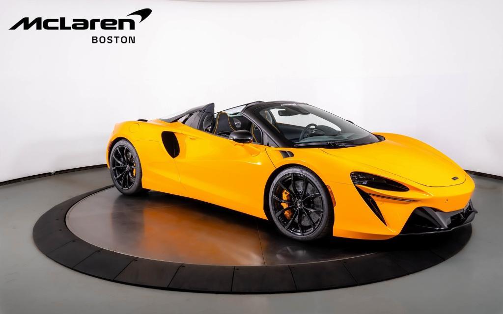 new 2025 McLaren Artura car, priced at $345,818