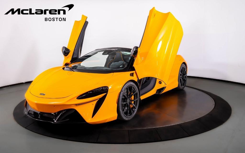 new 2025 McLaren Artura car, priced at $345,818