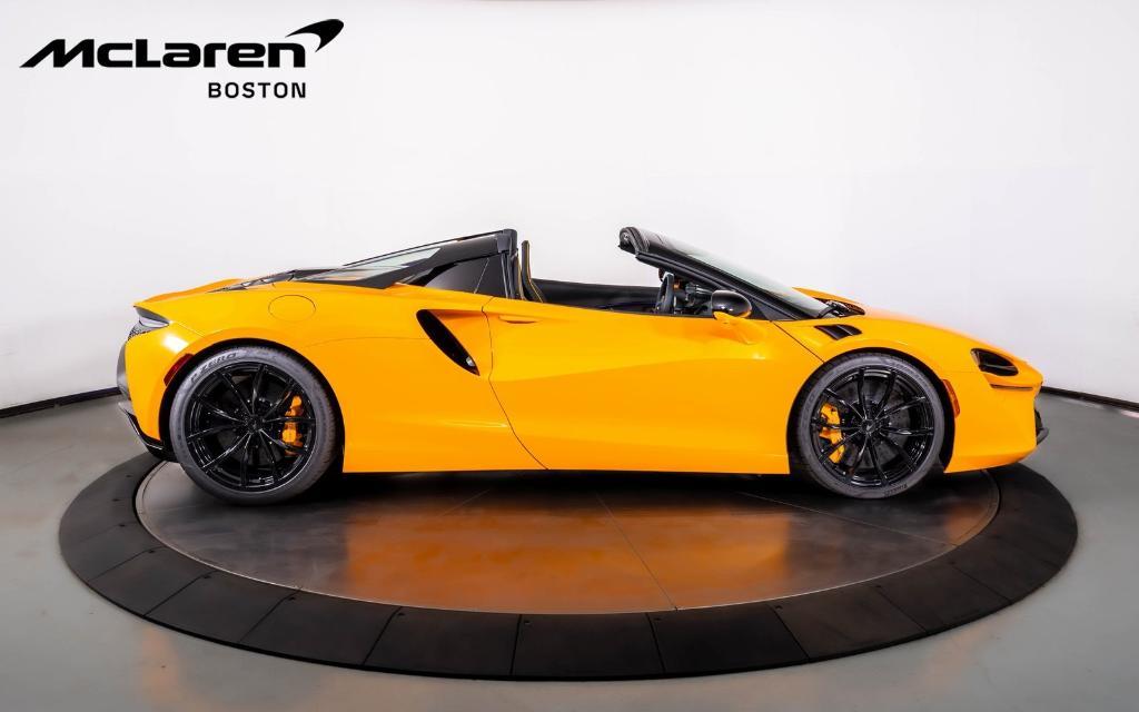 new 2025 McLaren Artura car, priced at $345,818