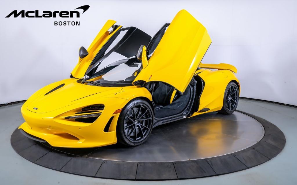 new 2024 McLaren 750S car, priced at $400,180