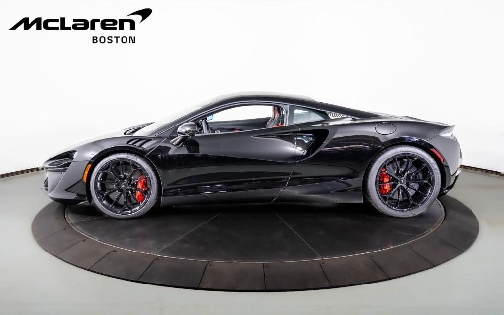 new 2025 McLaren Artura car, priced at $290,408