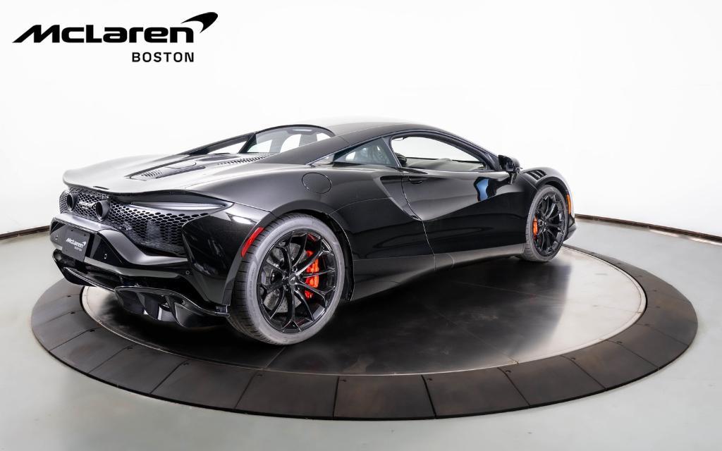 new 2025 McLaren Artura car, priced at $290,408