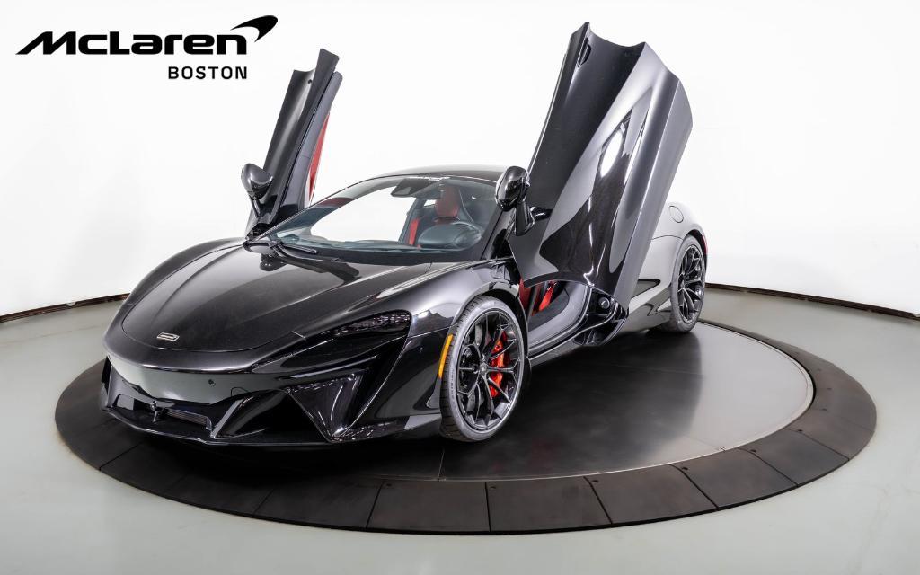 new 2025 McLaren Artura car, priced at $290,408