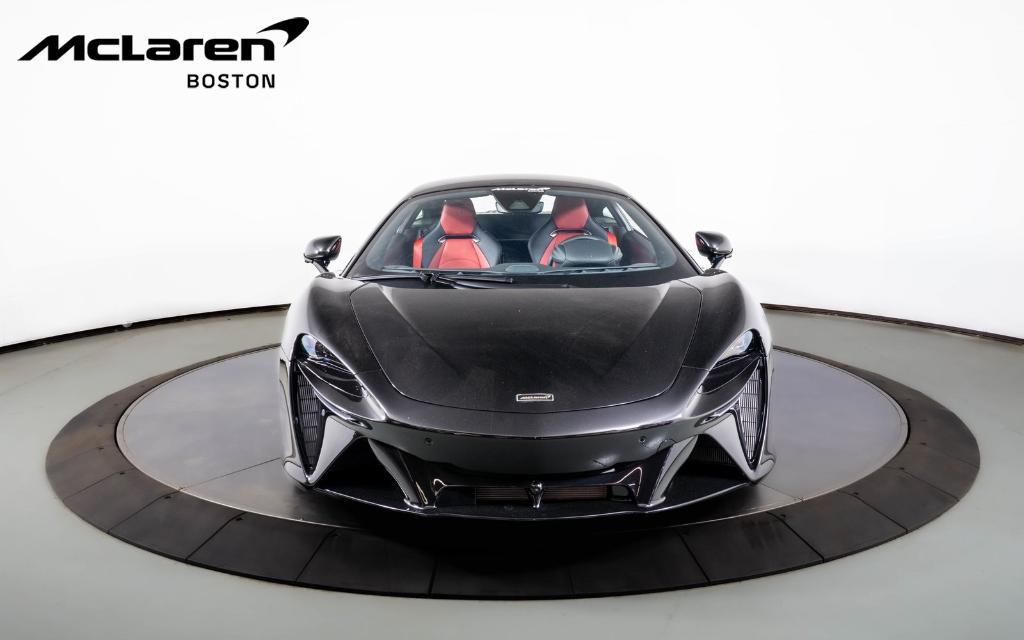 new 2025 McLaren Artura car, priced at $290,408