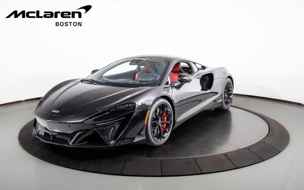 new 2025 McLaren Artura car, priced at $290,408