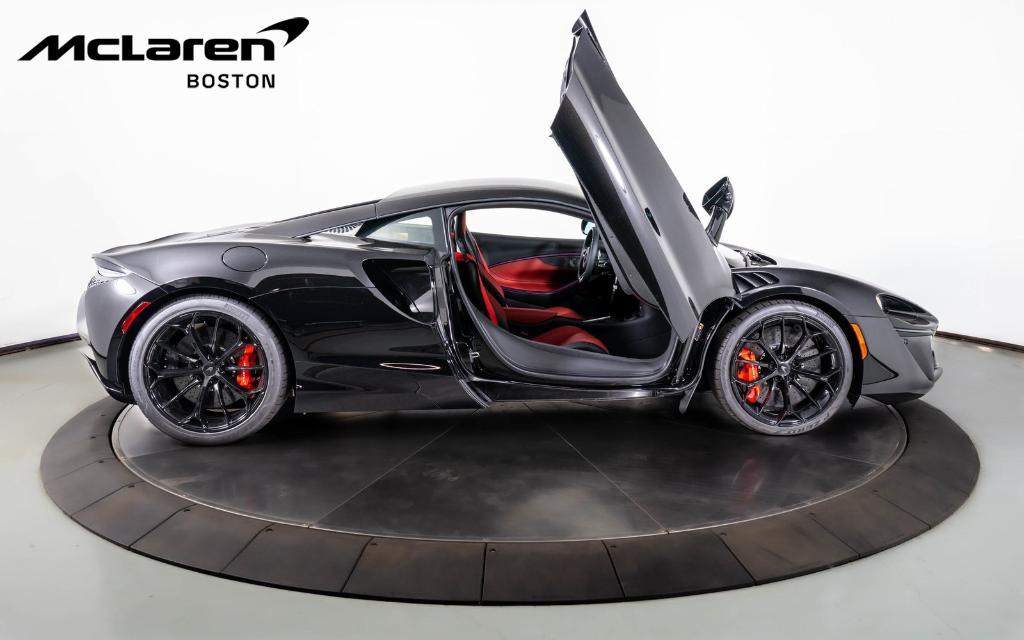 new 2025 McLaren Artura car, priced at $290,408