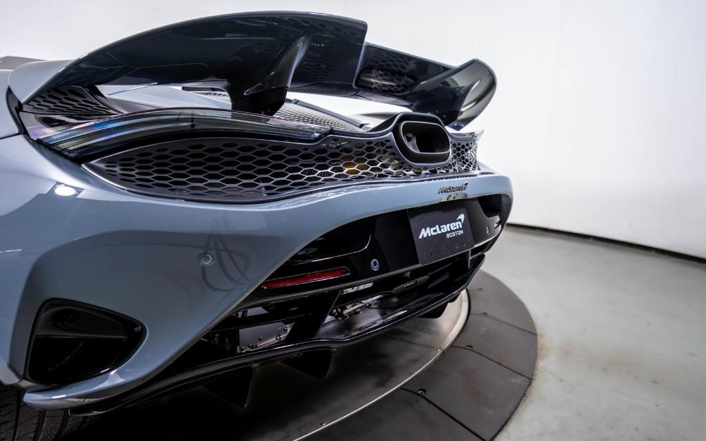 new 2025 McLaren 750S car, priced at $444,668