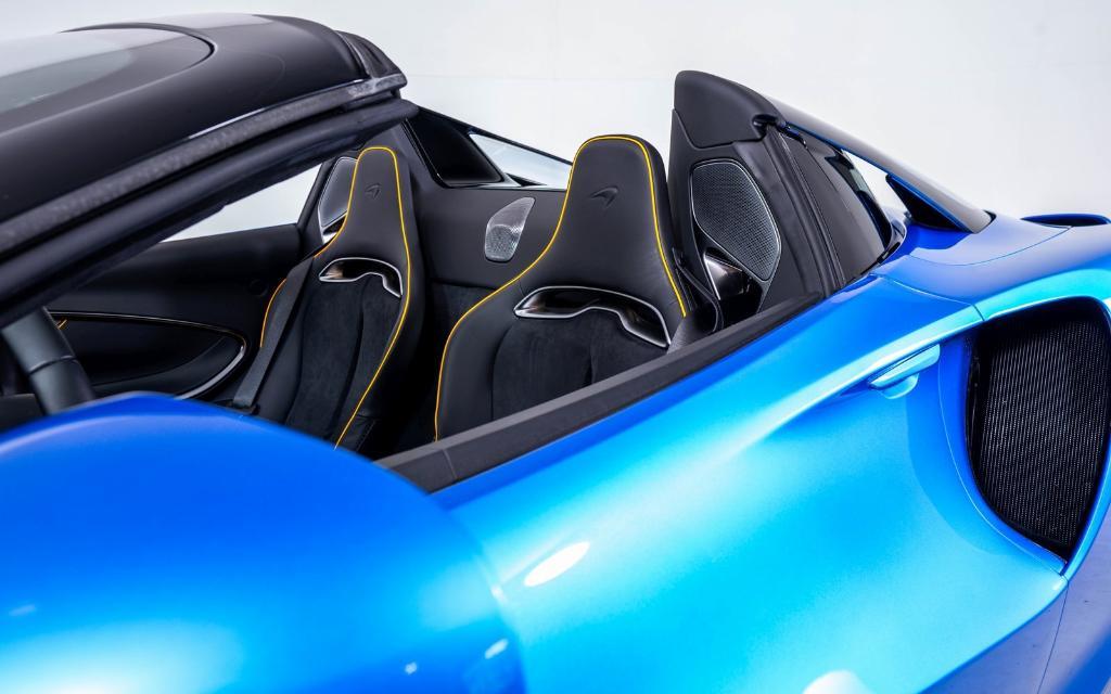 new 2025 McLaren Artura car, priced at $320,808