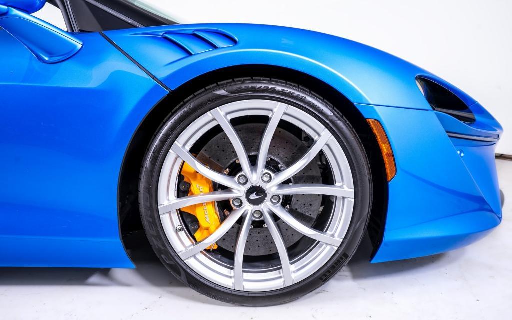 new 2025 McLaren Artura car, priced at $320,808