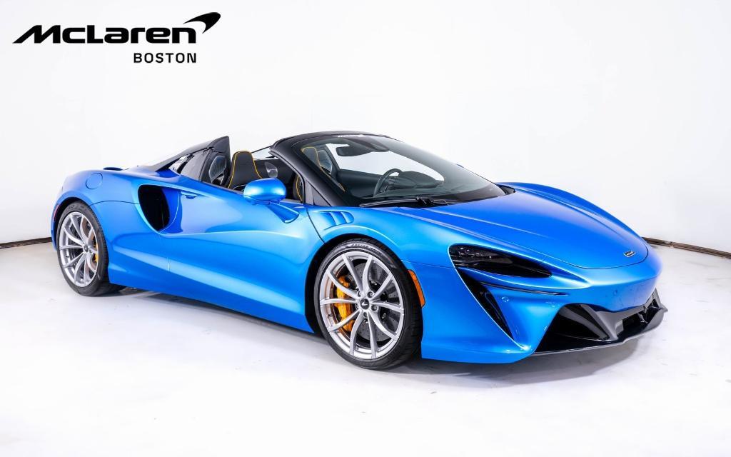 new 2025 McLaren Artura car, priced at $320,808