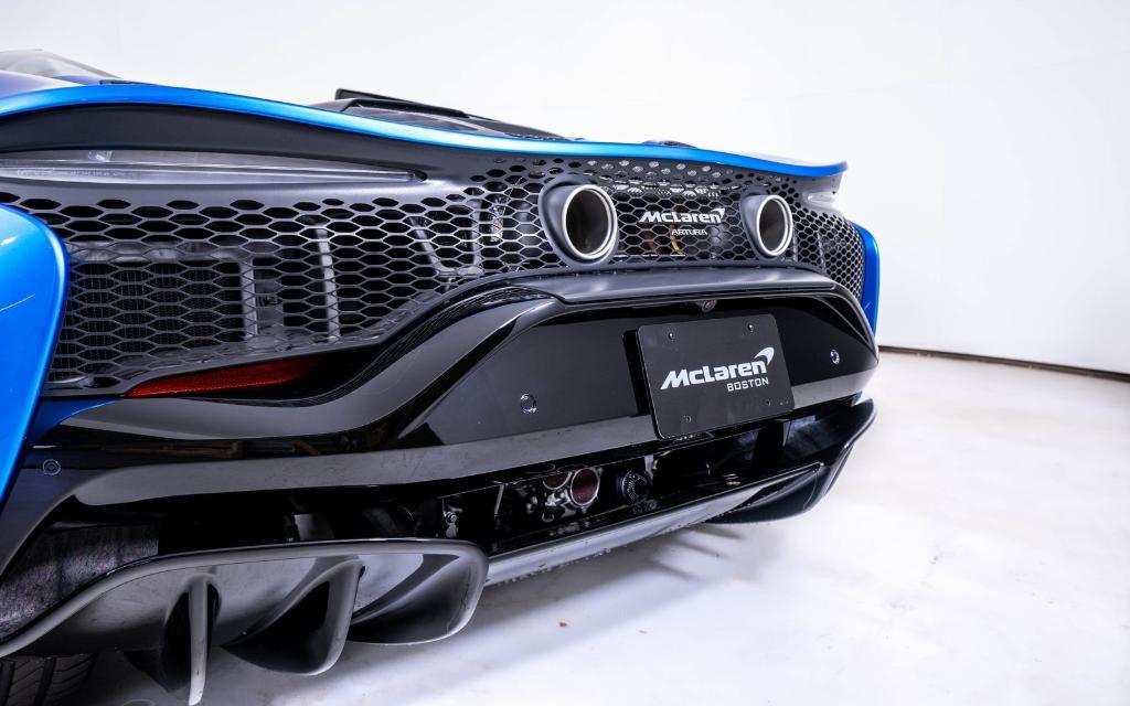 new 2025 McLaren Artura car, priced at $320,808