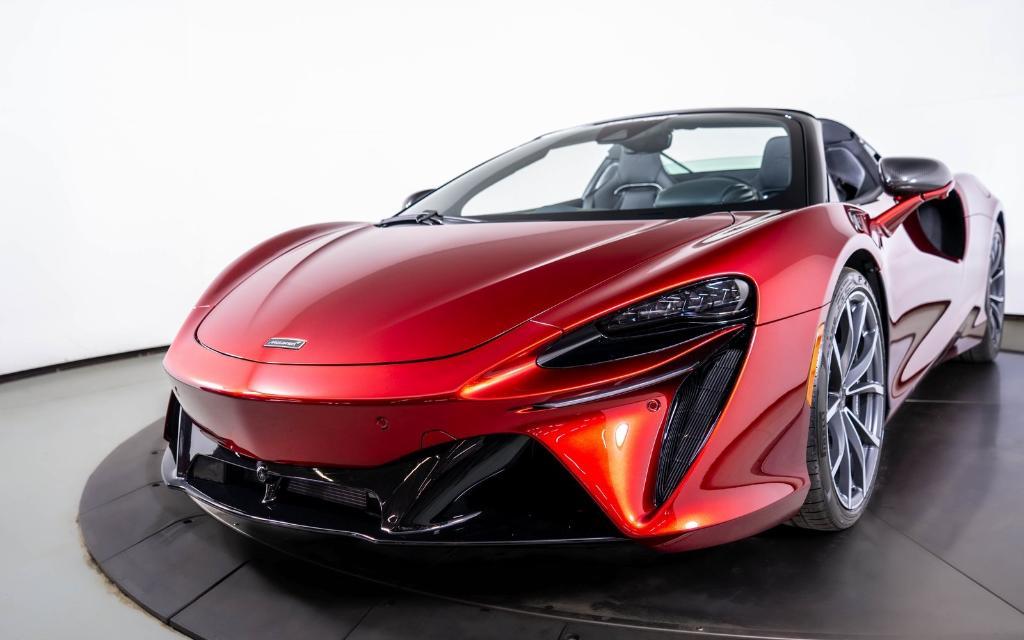 new 2025 McLaren Artura car, priced at $340,050