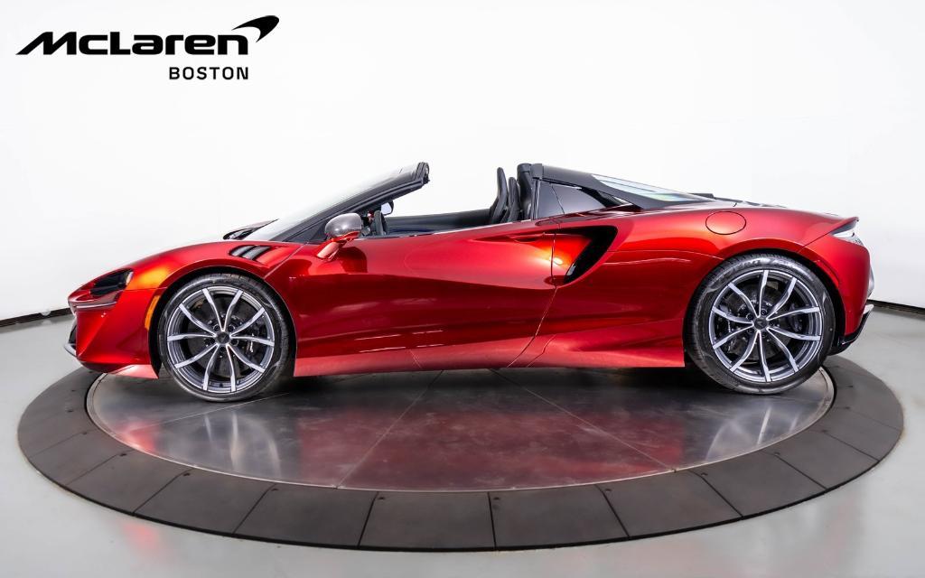 new 2025 McLaren Artura car, priced at $340,050