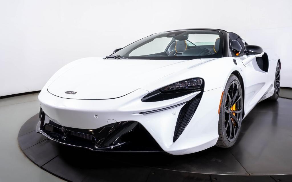 new 2025 McLaren Artura car, priced at $316,998