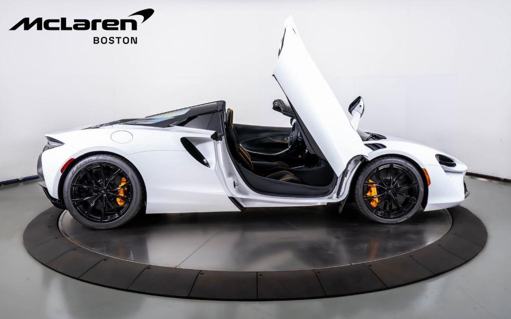 new 2025 McLaren Artura car, priced at $316,998