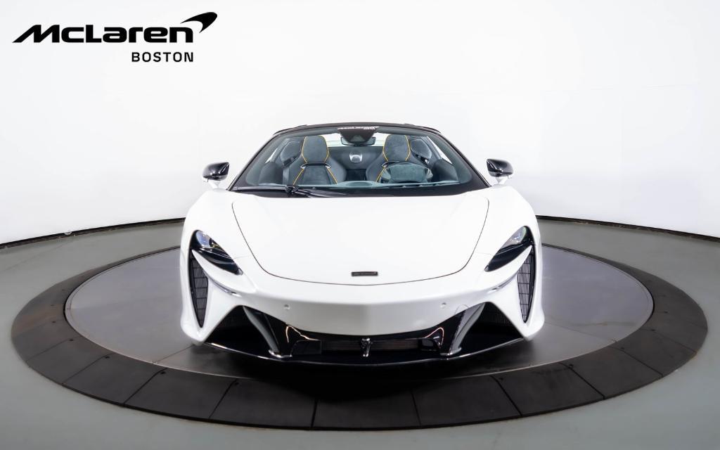 new 2025 McLaren Artura car, priced at $327,250