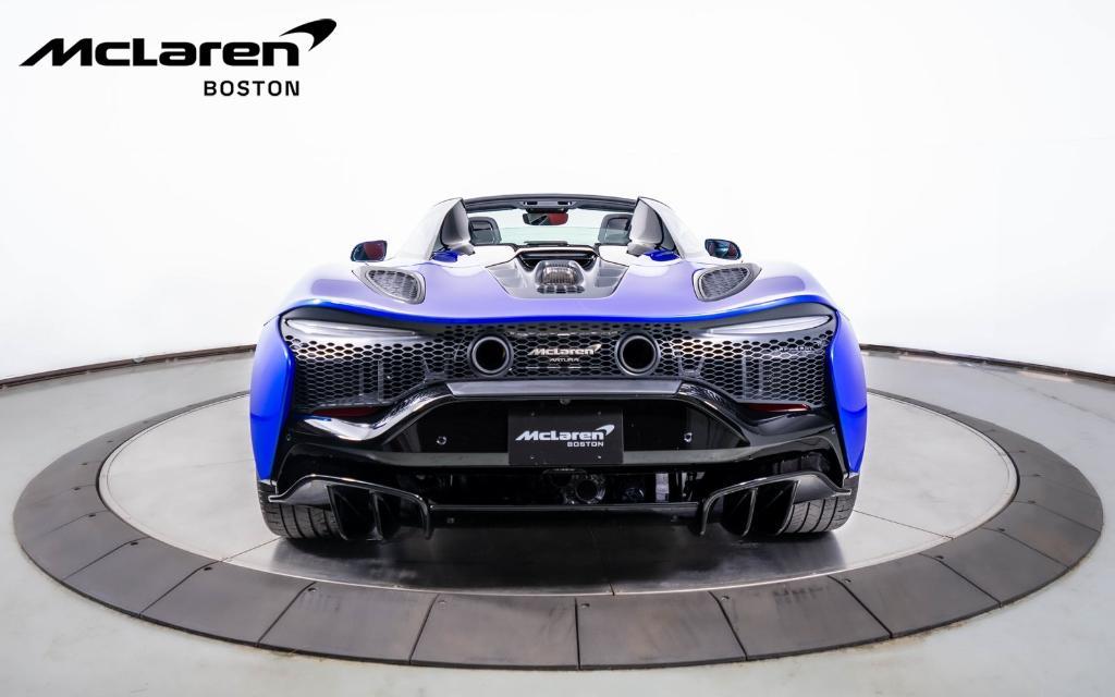 new 2025 McLaren Artura car, priced at $333,450